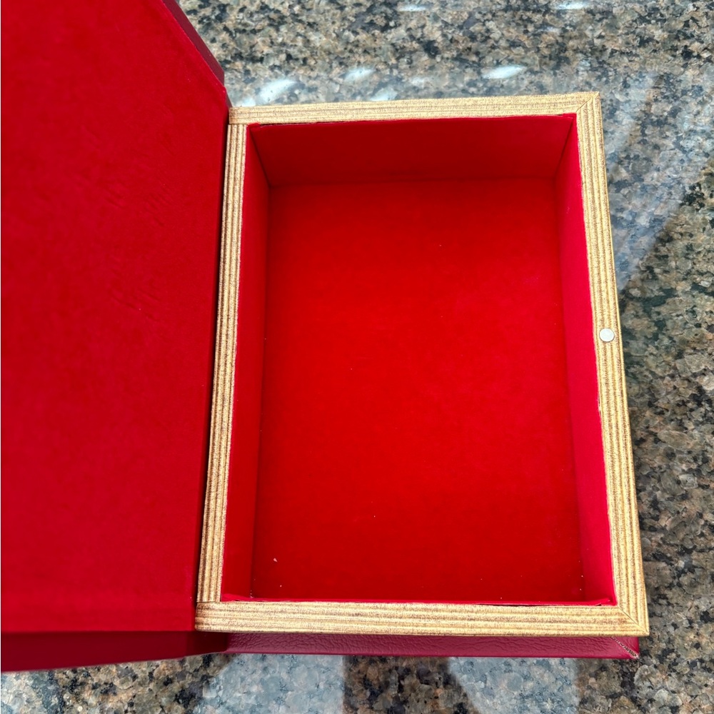 Supreme New Testament Stash Bible FW13 Book - Picture 4 of 9